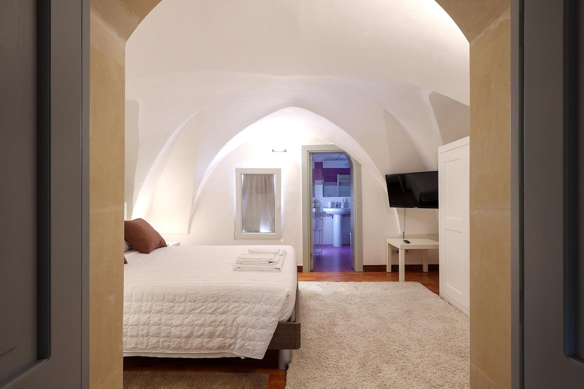 Apartment Goodstay La 10 - -