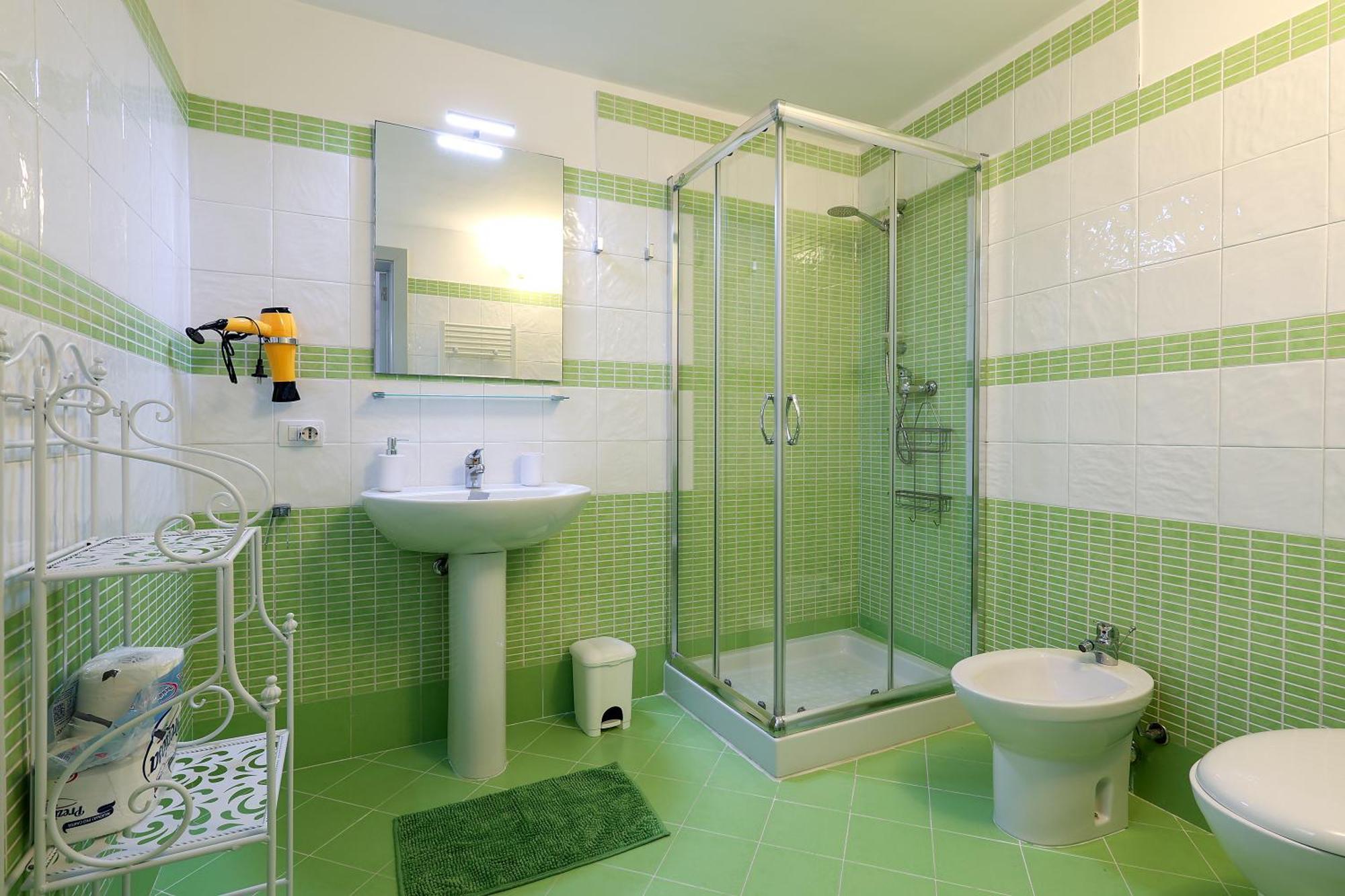 Goodstay La 10 - - *